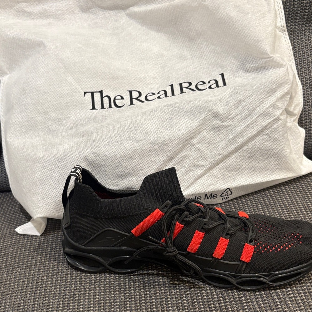 Dynamic Black and Red Men's Sneakers